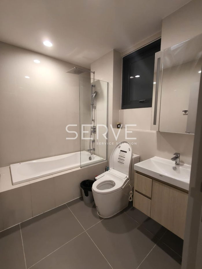 picture Corner Room 2 Beds with Bathtub Super High Fl. 35+ River View Good Location Close to BTS Thong Lo-OKA HAUS Sukhumvit 36 - 11/13