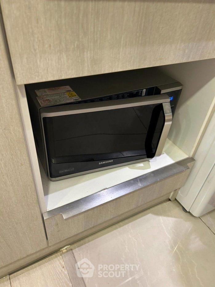 picture 2-BR Condo at Vtara 36 near BTS Thong Lor (ID 2166040) - 4/9