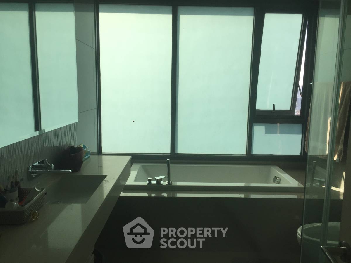 picture 2-BR Condo at Rhythm Sukhumvit 42 near BTS Ekkamai (ID 515111) - 5/5