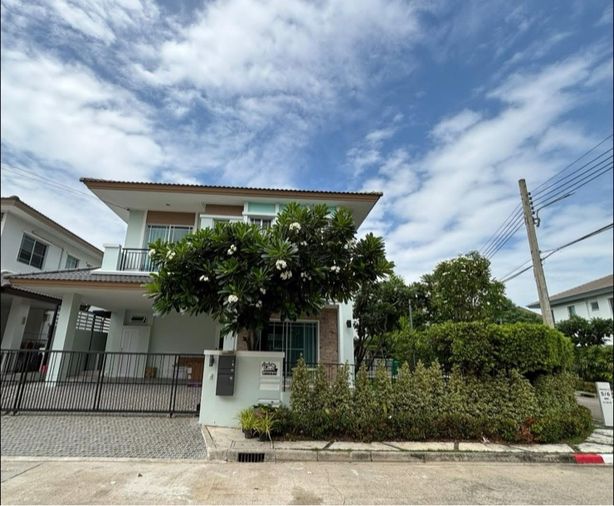 3-bed house for rent, 200 sqm, 66 sq wah, Manthana 2 Onnut - Wongwan