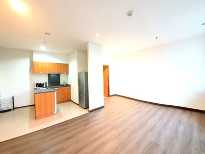 ขายคอนโด : ขายคอนโด วิลล่า สาทร (Villa Sathorn) ห้องสวยราคาดี ติดกับรถไฟฟ้า BTS กรุงธนบุรี