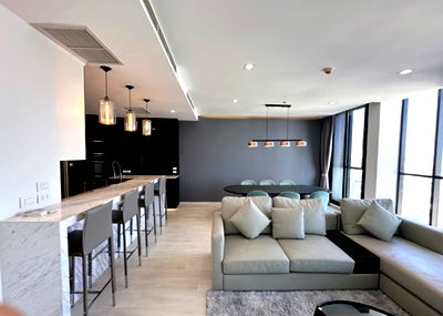 Condos for sale Phloen Chit Road : ♦ Unobstructed Embassy View ♦ 40+ floor | 120.00 sq.m., 2 bedrooms, 2 Bathrooms | Condo with Skywalk connecting to Ploenchit BTS, Central Embassy