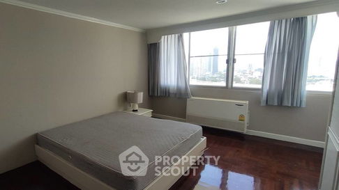 3-BR Condo at Le Chateau Mansion near BTS Ekkamai (ID 900896)
