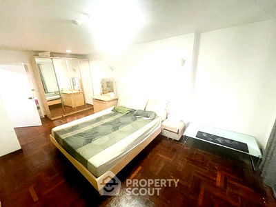 คอนโดให้เช่า : คอนโด 2-ห้องนอน ที่ อโศก เพลส ใกล้ MRT สุขุมวิท (ID 2165264)