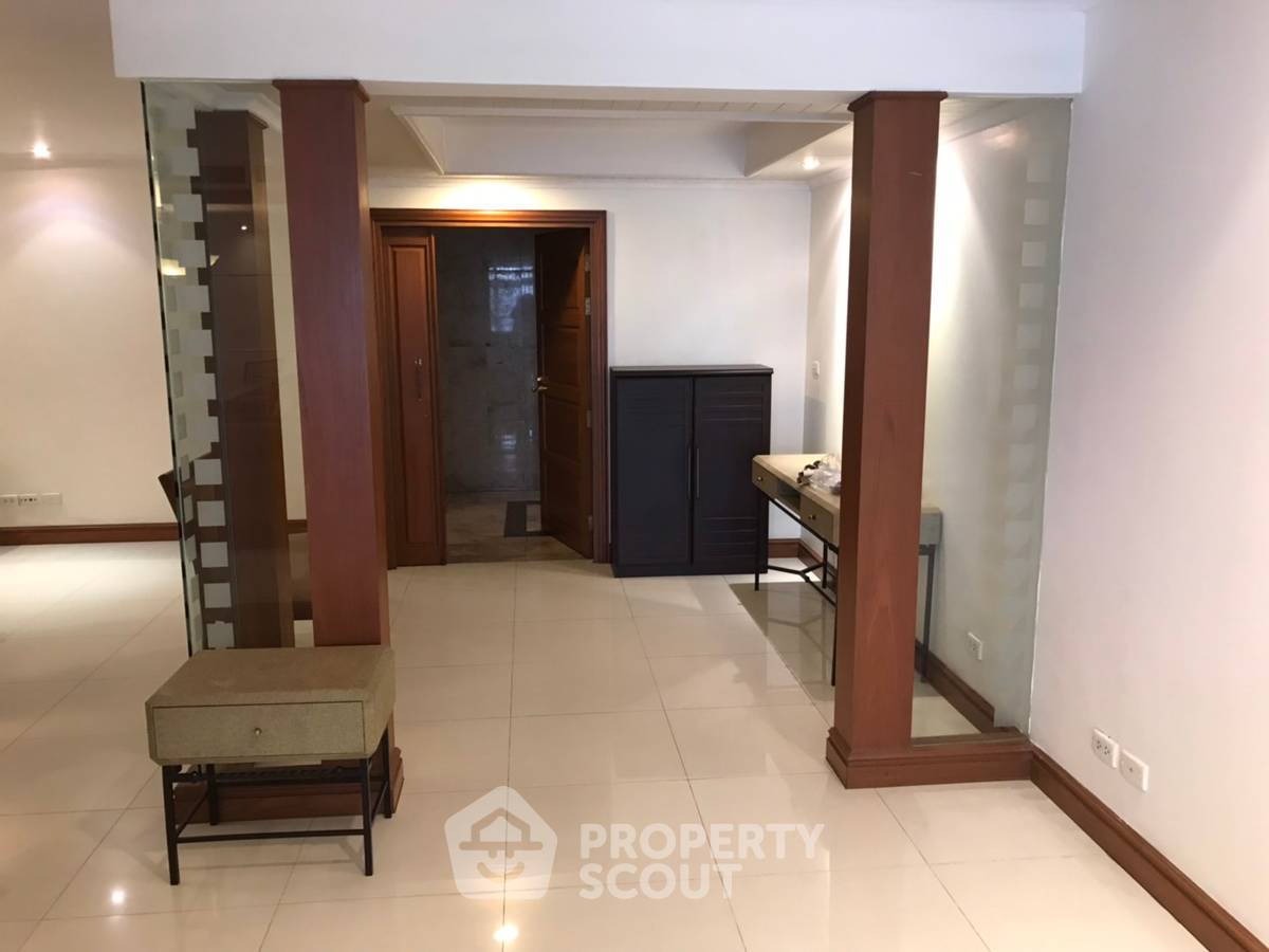 picture 3-BR Condo at Kallista Mansion near ARL Makkasan (ID 646195) - 8/20