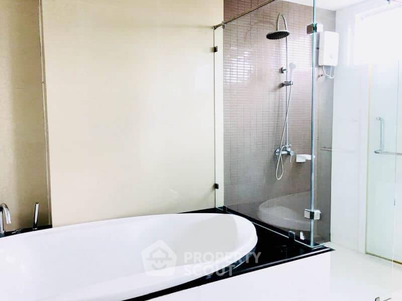 picture 3-BR Condo at The Bloom Sukhumvit 71 near BTS Phra Khanong (ID 513830) - 8/13