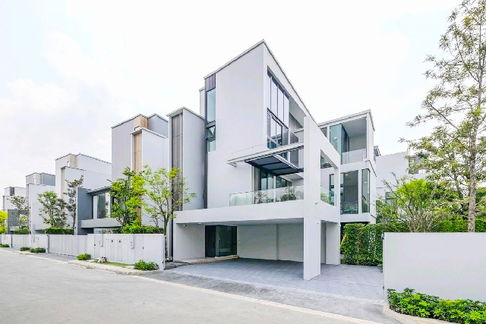 For rent luxury 3-storey house corner house VIVE MRT Sri Kreetha 2.8 km. decorated in a modern clas