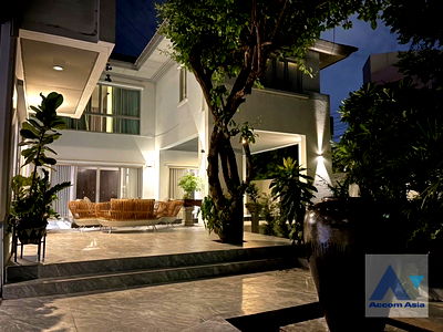เช่าบ้านเดี่ยว พัฒนาการ 44 : 🔼🔽 AccomA 📩 Private Swimming Pool,Pet friendly 5 BR House @Noble Thara Phatthanakan Village (AA40896)