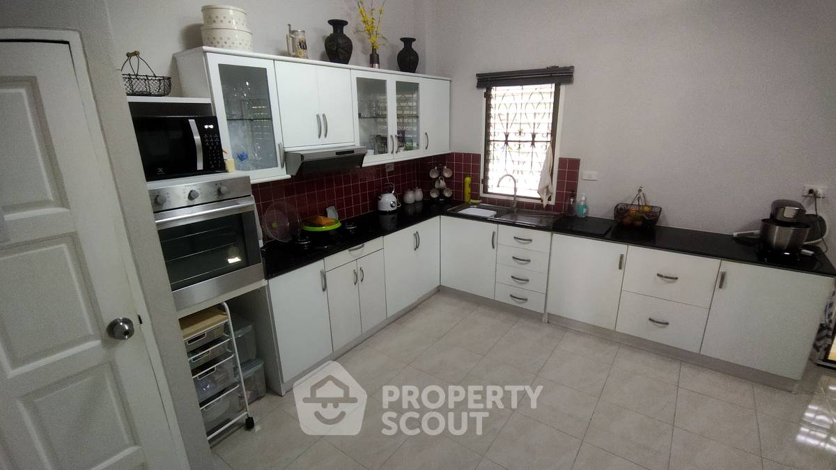 รูป วิลล่า 3-ห้องนอน ใกล้ บ้านศิลปินหัวหิน (ID 1311072) - รูปที่ 14/32