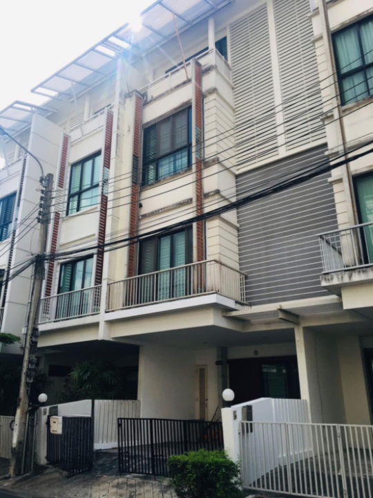 ขายทาวน์โฮม : P0023 ขาย! ทาวน์เฮ้าส์ อารียา แมนดารีนา สุขุมวิท 77