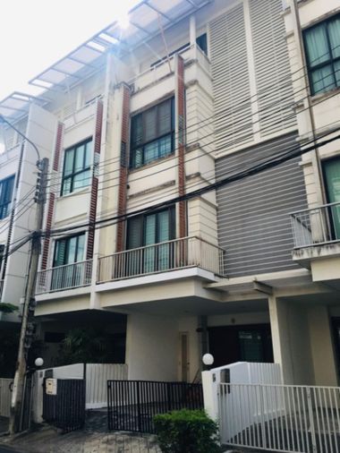P0023 ขาย! ทาวน์เฮ้าส์ อารียา แมนดารีนา สุขุมวิท 77