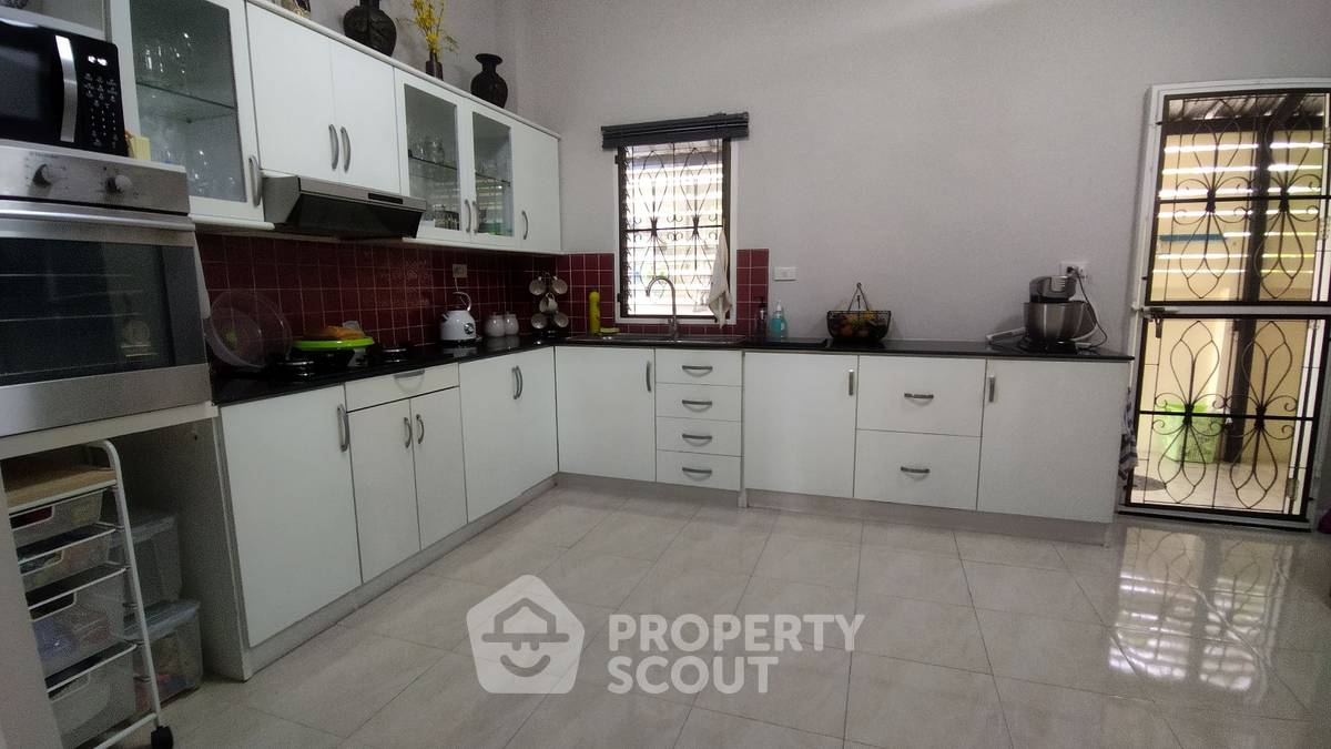 รูป วิลล่า 3-ห้องนอน ใกล้ บ้านศิลปินหัวหิน (ID 1311072) - รูปที่ 13/32