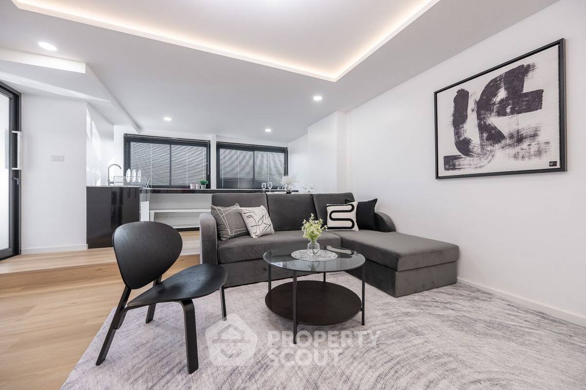 picture 3-BR Condo at T.V.C. Condominium near MRT Huai Khwang (ID 2100421) - 20/27