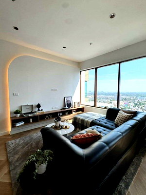 Condos for sale : P0025 Sale!The Emporio Place Luxury Condo with Stunning City Views