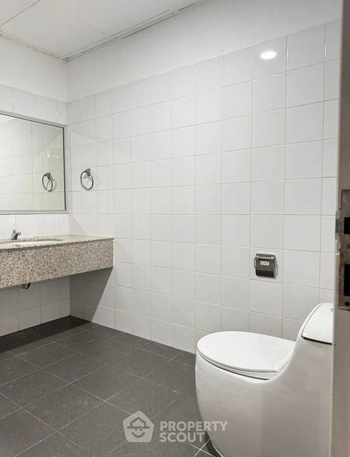picture 2-BR Condo at Wittayu Complex near BTS Phloen Chit (ID 2036438) - 12/14