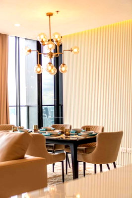 คอนโดให้เช่า : ♦ Modern Luxury style ♦ ตึก B ชั้น 40+ Type B82 | 120.23 ตร.ม. 2 ห้องนอน | คอนโดมีSkywalk เชื่อมเข้า BTS เพลินจิตและCentral Embassy