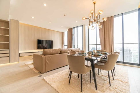 ♦ Modern Luxury style ♦ B Tower, 40+ Floor, Type B82 | 120.23 sq.m. 2 beds | Condo skywalk connect to BTS ploenchit and Central Embassy.