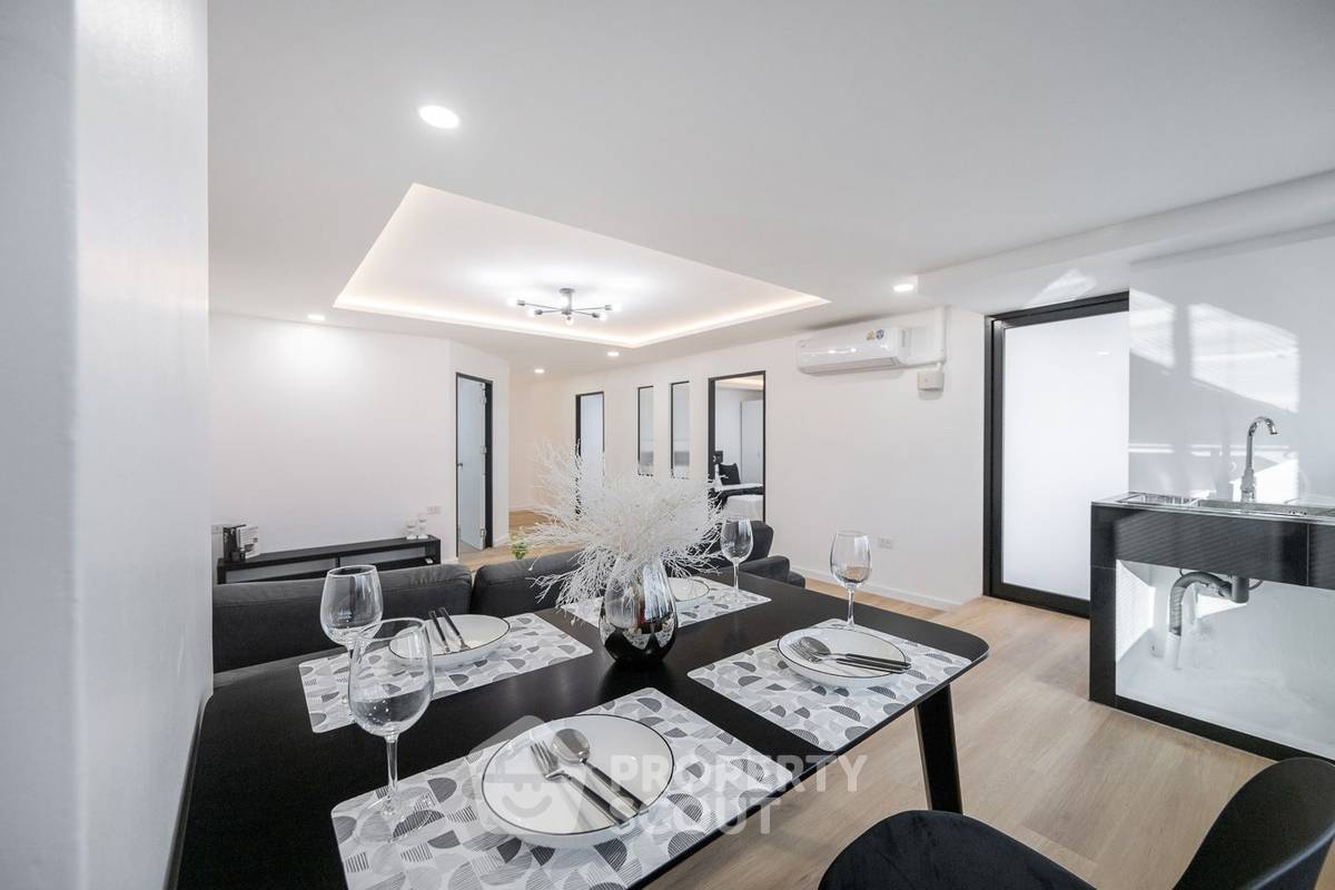 picture 3-BR Condo at T.V.C. Condominium near MRT Huai Khwang (ID 2100421) - 26/27