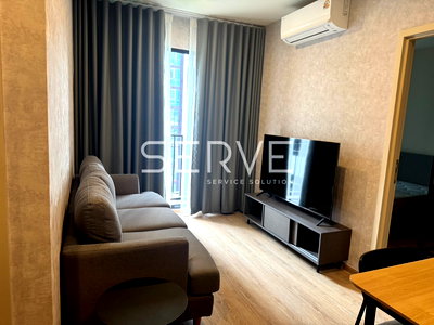 คอนโดให้เช่า : 🔥ลดเยอะมาก ห้องใหม่ 2นอน ไซส์ใหญ่ เฟอร์จัดเต็มมาก คอนโดใหม่บนทำเลดีๆในย่านพระราม 9 เดินทางสะดวกใกล้ MRT พระราม 9 @ NUE District R9