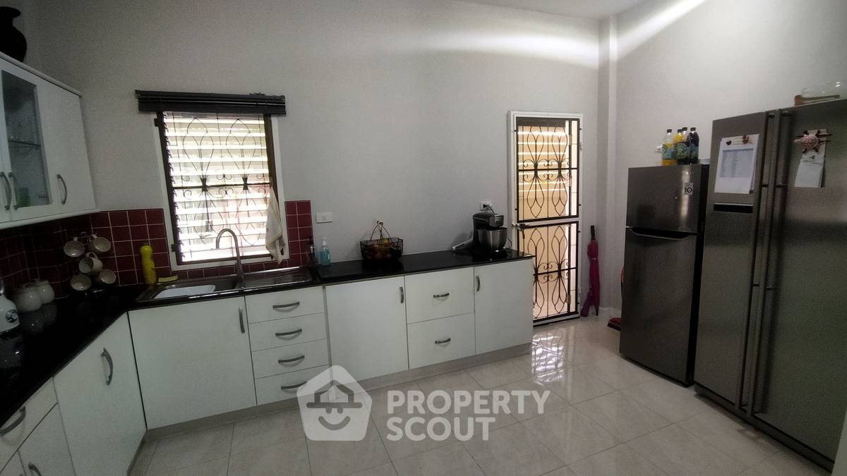 รูป วิลล่า 3-ห้องนอน ใกล้ บ้านศิลปินหัวหิน (ID 1311072) - รูปที่ 15/32
