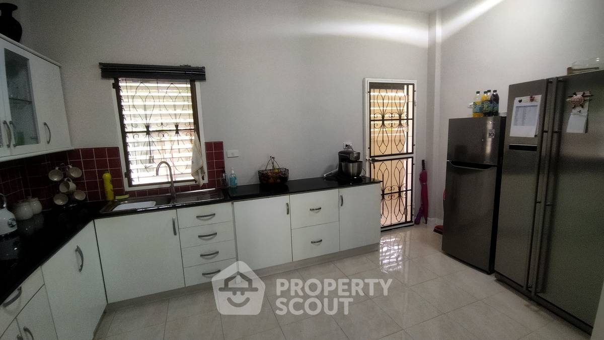 รูป วิลล่า 3-ห้องนอน ใกล้ บ้านศิลปินหัวหิน (ID 1311072) - รูปที่ 16/32
