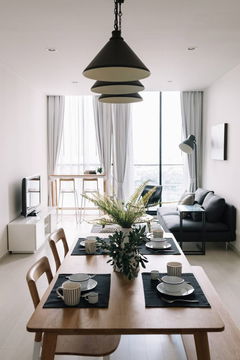 ● Nice Decoration ● B Tower, 40+ Floor, Type B07 | 81.87 sq.m. 2 beds | Condo skywalk connect to BTS ploenchit and Central Embassy.