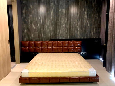 Condos for rent : ♦ Good Deal ♦ Tower B, 10+ Floor, Type A11 | 49.03 sq.m. 1 Bed | Condo skywalk connect to BTS ploenchit and Central Embassy.