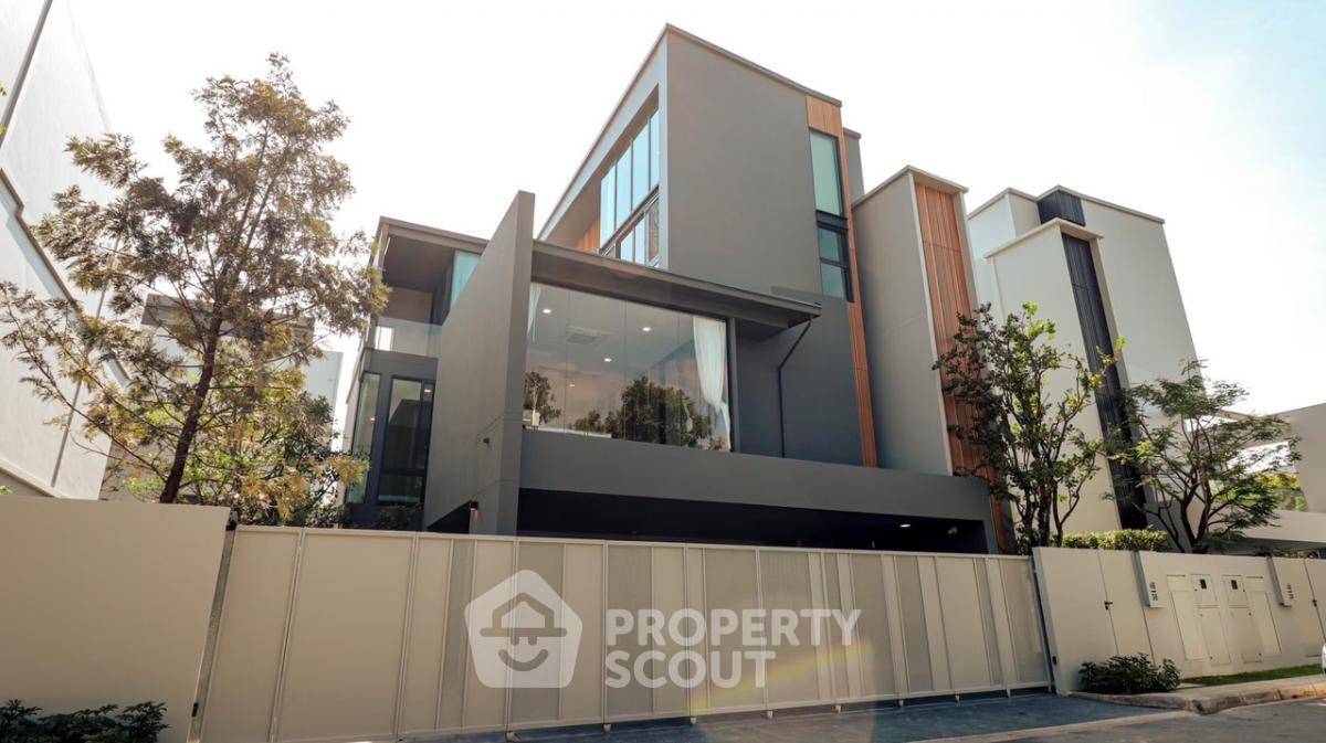 picture 5-BR House close to Krungthep Kreetha (ID 2034030) - 1/37