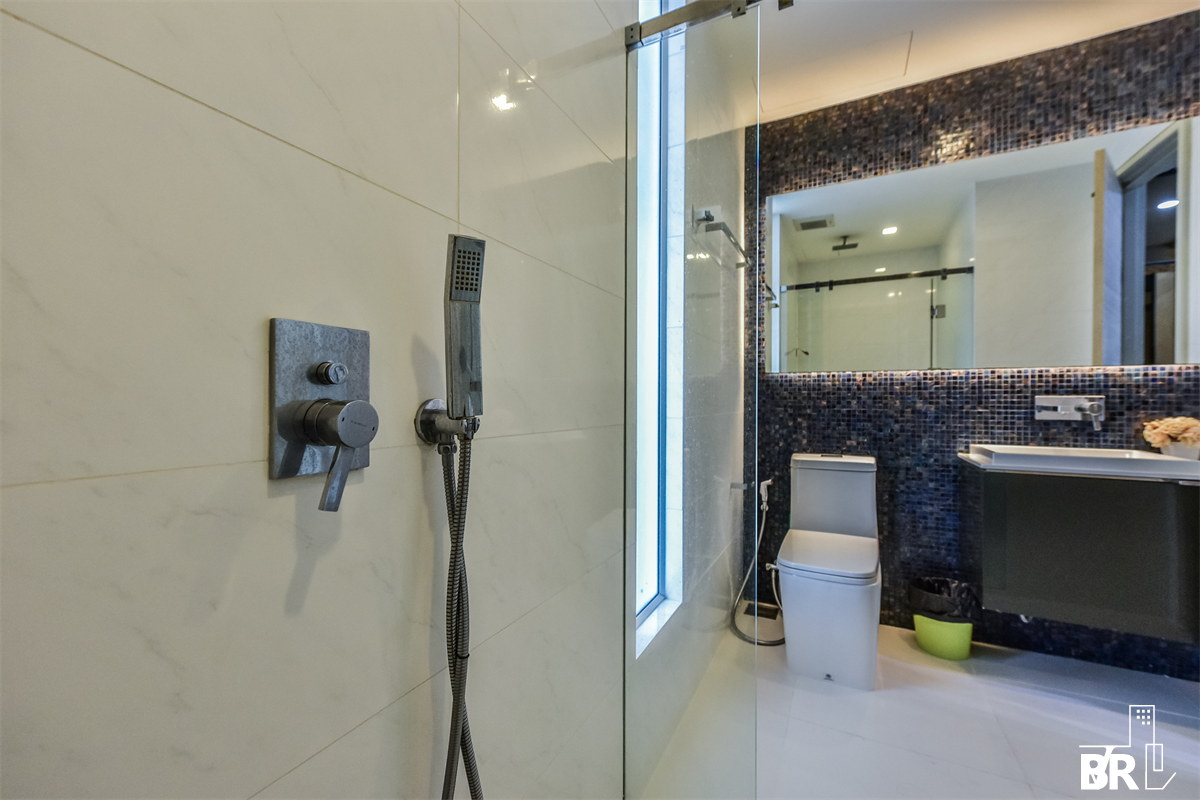 picture The Room Sathorn - TanonPun The Privilege of Luxury in an Economic Hub Location near BTS Surasak - 1/10