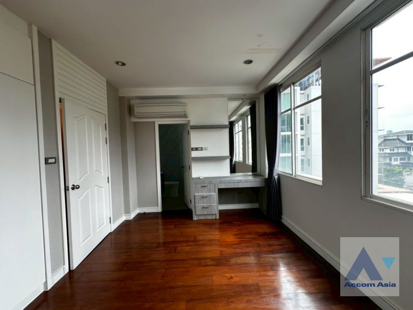 รูป 🔼🔽 AccomA 📩  Elegant home with warm minimalist interiors in Baan Klang Krung Thonglor (AA20983) - รูปที่ 17/20