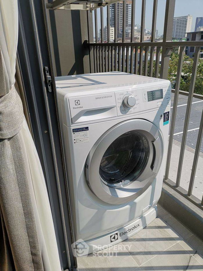 picture 1-BR Condo at C Ekkamai near ARL Ramkhamhaeng (ID 636187) - 4/10