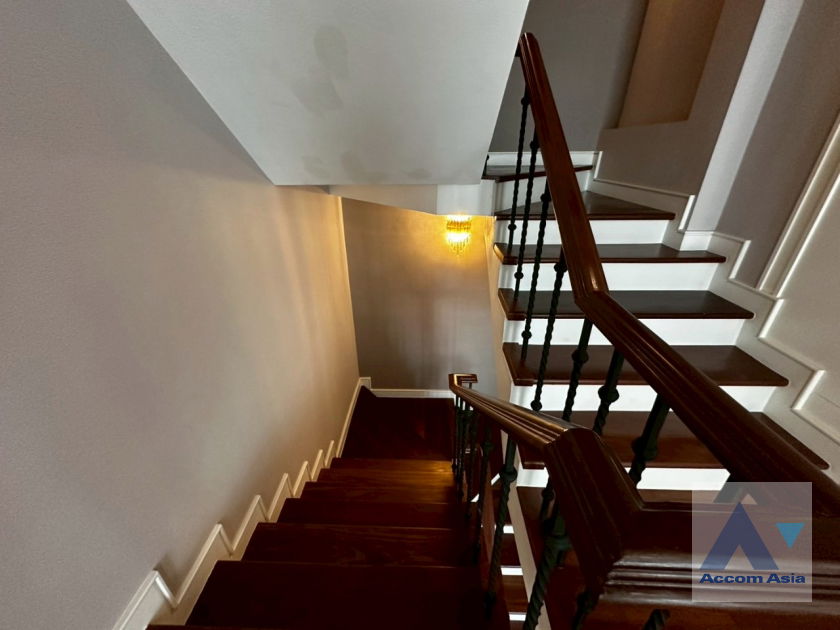 รูป 🔼🔽 AccomA 📩  Elegant home with warm minimalist interiors in Baan Klang Krung Thonglor (AA20983) - รูปที่ 4/20