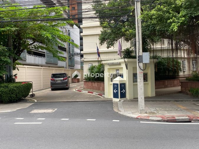 Baan Piya Sathorn