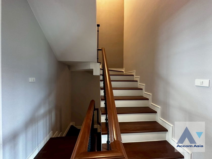 รูป 🔼🔽 AccomA 📩  Elegant home with warm minimalist interiors in Baan Klang Krung Thonglor (AA20983) - รูปที่ 5/20
