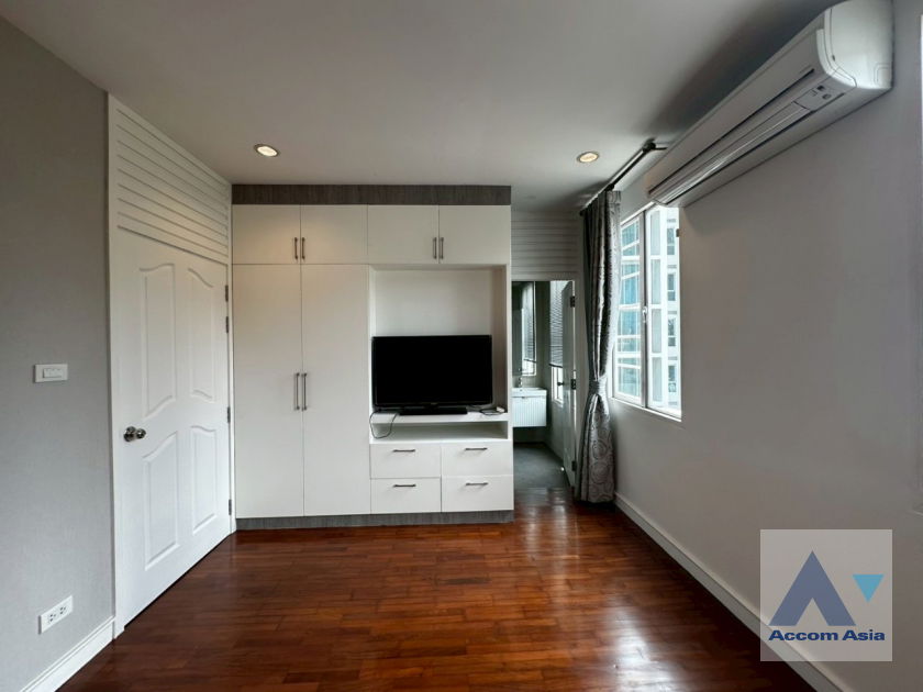 รูป 🔼🔽 AccomA 📩  Elegant home with warm minimalist interiors in Baan Klang Krung Thonglor (AA20983) - รูปที่ 18/20