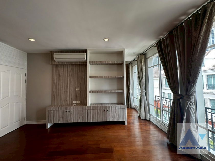 รูป 🔼🔽 AccomA 📩  Elegant home with warm minimalist interiors in Baan Klang Krung Thonglor (AA20983) - รูปที่ 14/20