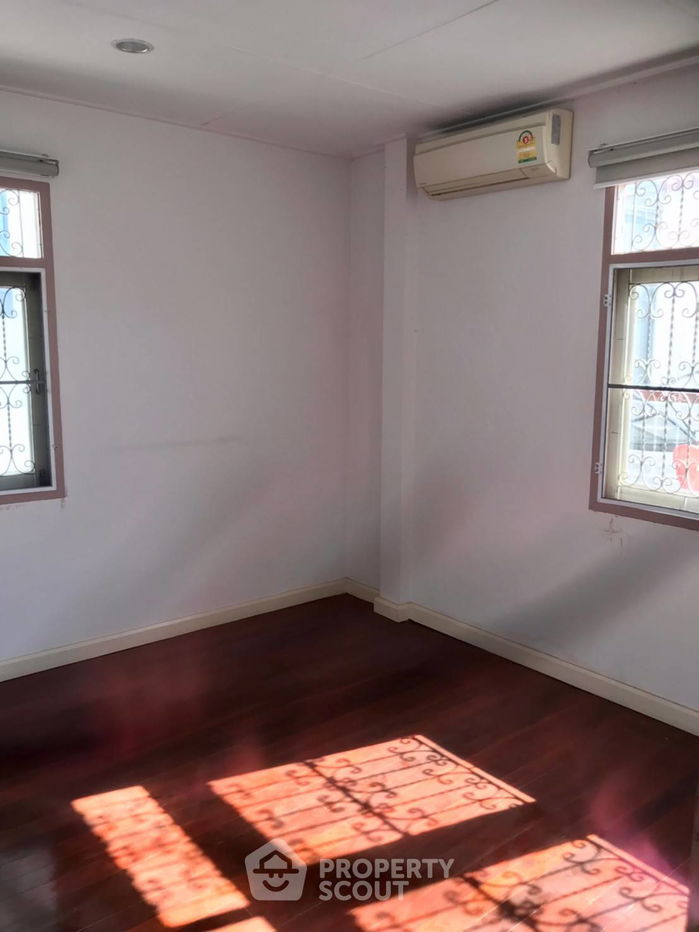 รูป บ้าน 4-ห้องนอน ใกล้ BTS อารีย์ (ID 2044767) - รูปที่ 10/11