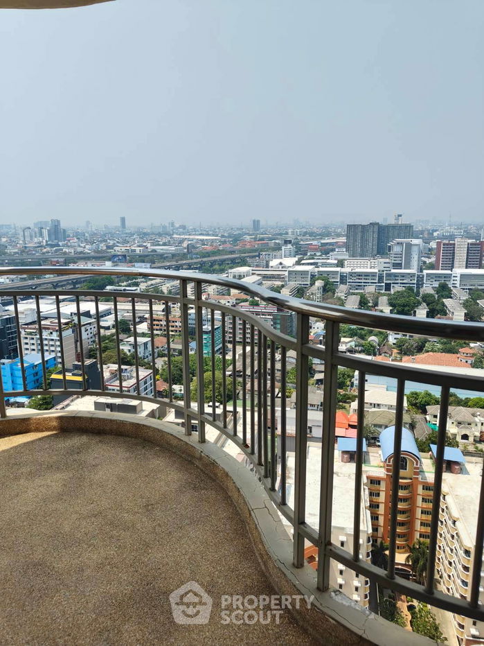 picture 2-BR Condo at Supalai Park Ratchayothin near BTS Ratchayothin (ID 2074346) - 14/18