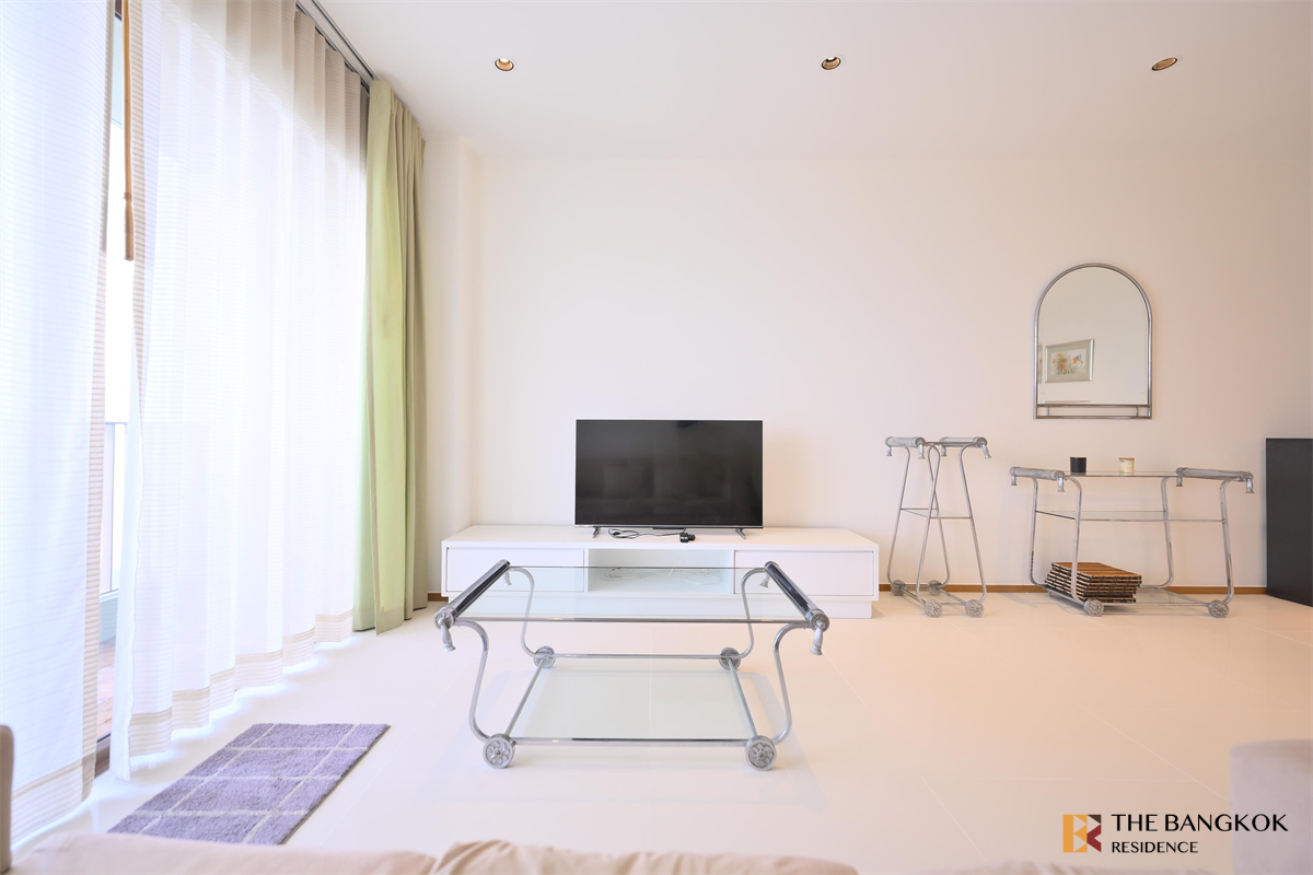 picture Luxury Unit, Ready for You Without the Wait The Emporio Place - 8/10