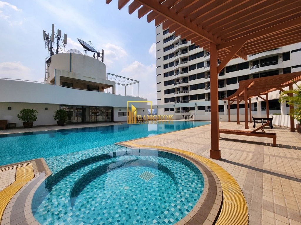 picture Supalai Place - Bright 2 Bed Condo For Rent in Phrom Phong - BR18260CD - 25/35