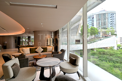 Condos for sale : The Privilege of Luxury in an Economic Hub Location Magnolias Ratchadamri Boulevard near BTS Ratchadamri