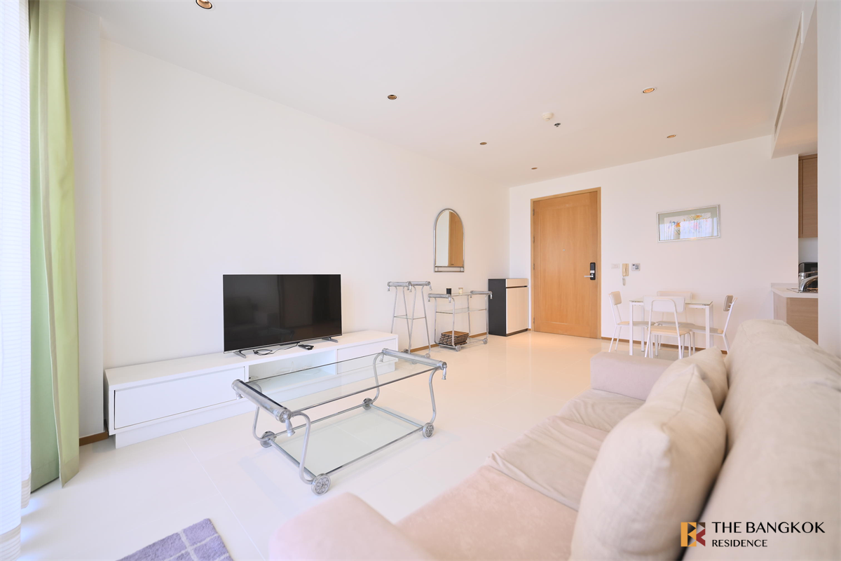 picture Luxury Unit, Ready for You Without the Wait The Emporio Place - 2/10