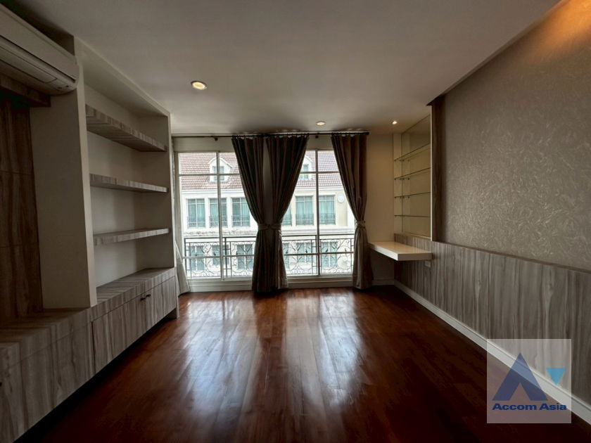 รูป 🔼🔽 AccomA 📩  Elegant home with warm minimalist interiors in Baan Klang Krung Thonglor (AA20983) - รูปที่ 15/20