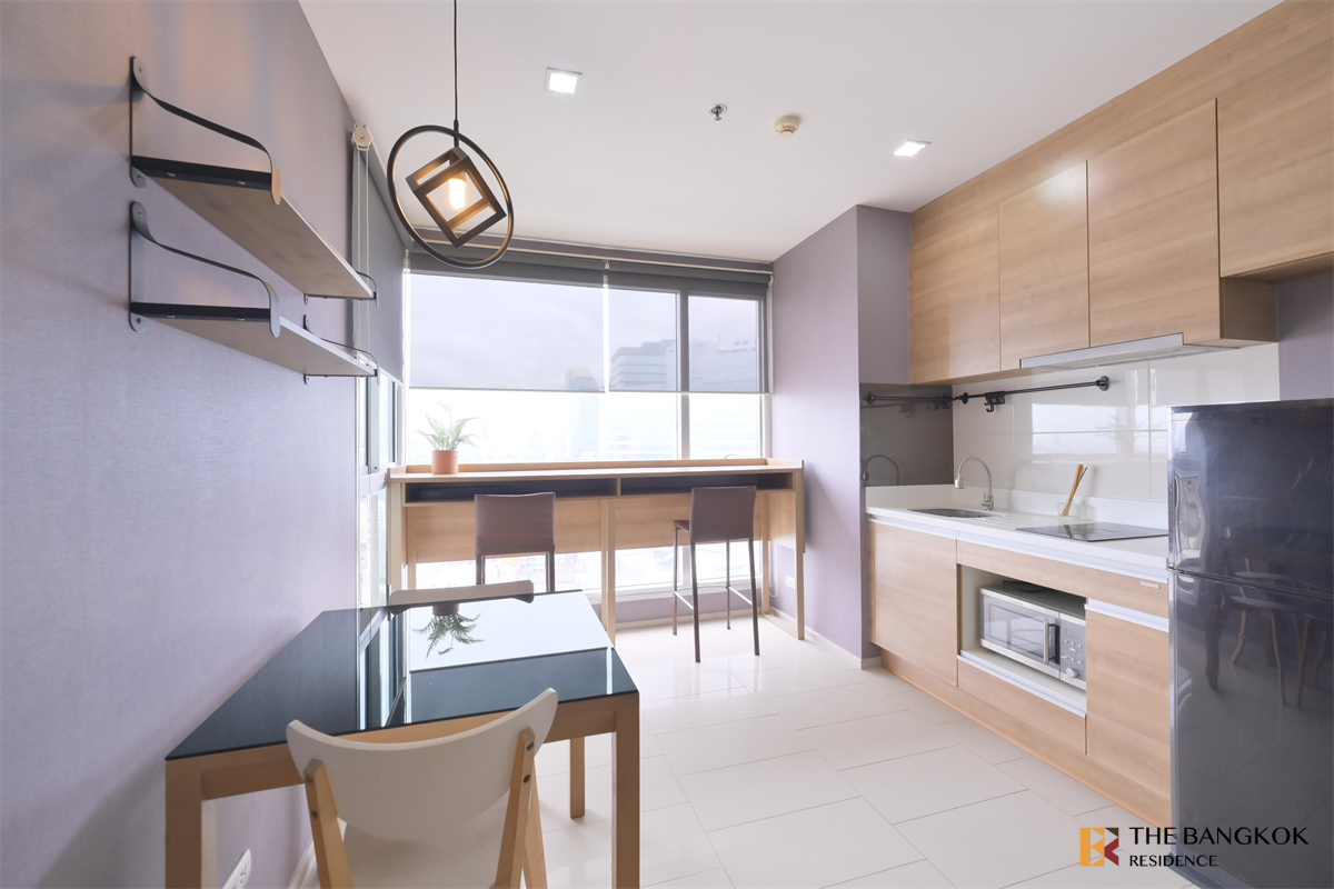 picture RHYTHM Ratchada-Huaikhwang Luxuriously Elevated Unit near MRT Huai Khwang Station - 1/10