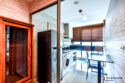 Condos for sale MRT Si Lom  : RHYTHM Sathorn-Narathiwas The Privilege of Luxury in an Economic Hub Location