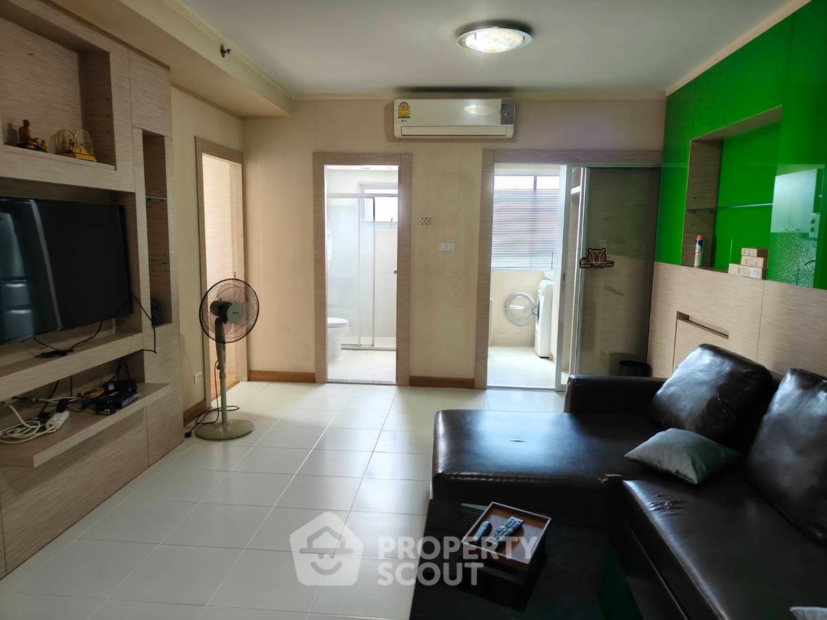 picture 2-BR Condo at Supalai Park Ratchayothin near BTS Ratchayothin (ID 2035399) - 2/15