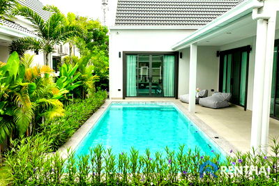 Houses for sale Bang Lamung Chonburi : Stunning 3-Bedroom Pattaya Home