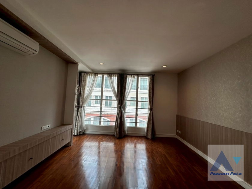 รูป 🔼🔽 AccomA 📩  Elegant home with warm minimalist interiors in Baan Klang Krung Thonglor (AA20983) - รูปที่ 11/20