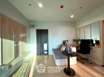 Condos for sale : 1-BR Condo At Metro Sky Wutthakat, 400m To BTS Wutthakat, 21st Floor (ID 2030173)