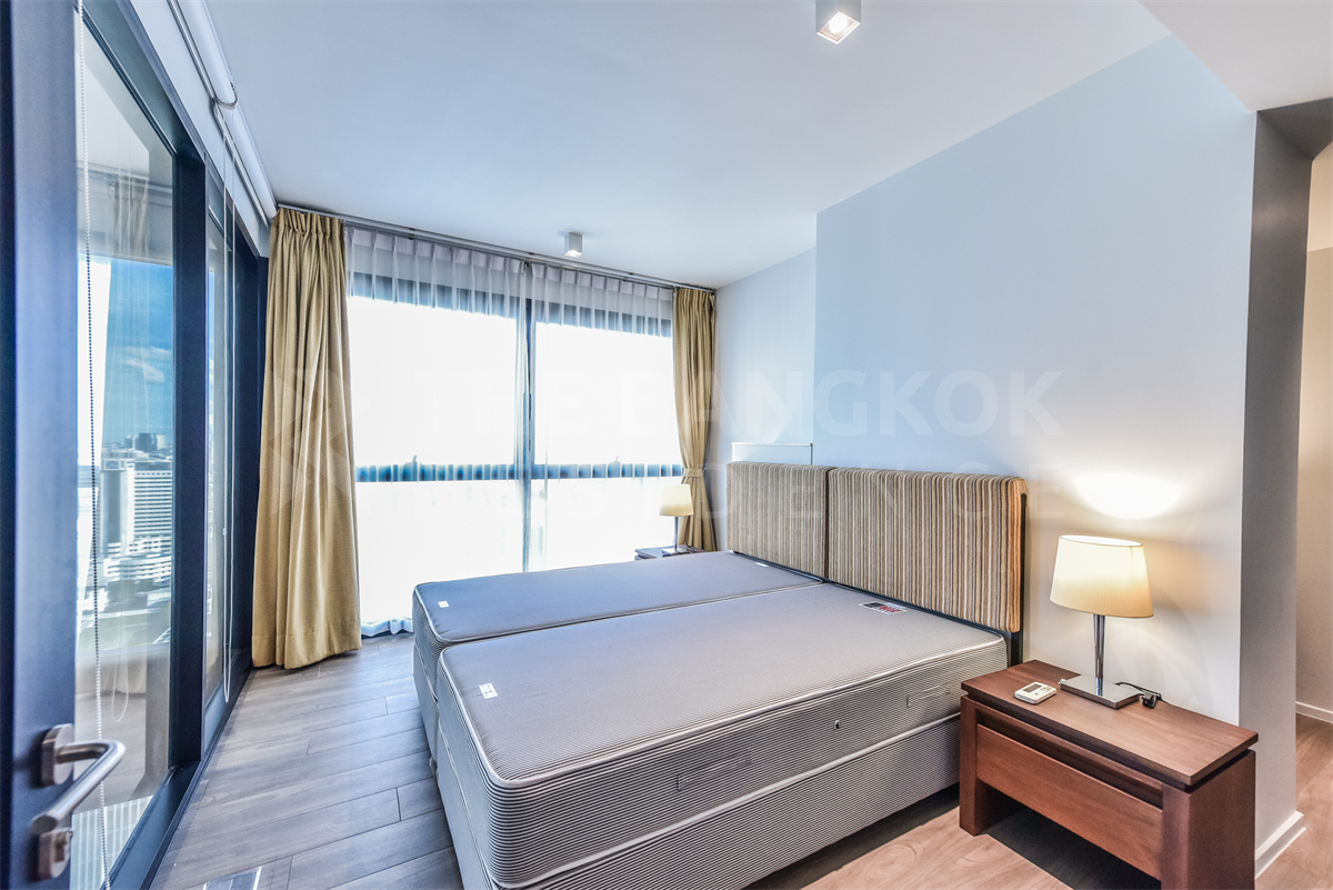 picture Luxury Condo in Central City Location The Lofts Silom near BTS Surasak - 1/10